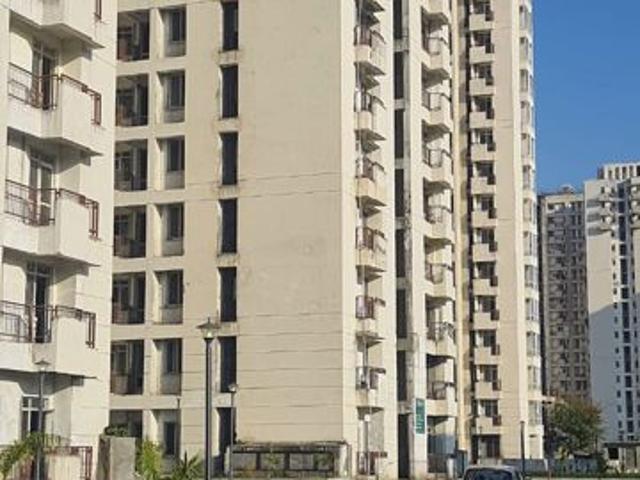 Resale | 3.5 BHK + Servant Room 1655 Sq.Ft. Apartment in Jaypee Kensington Park Apartments