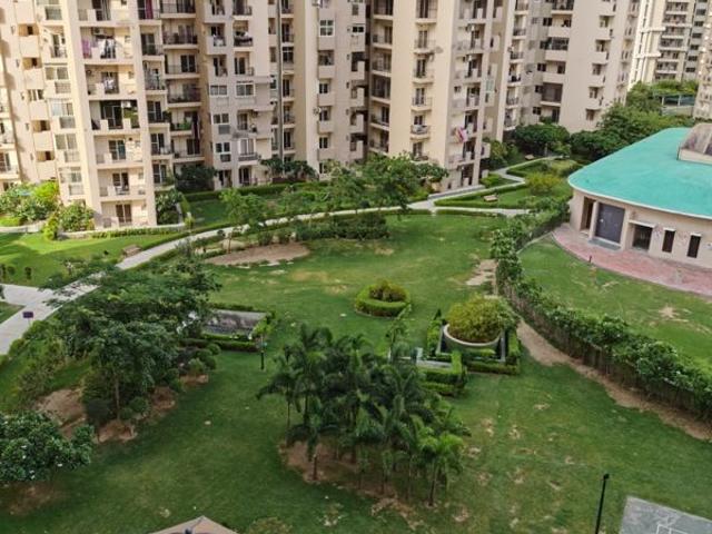 Resale | 3.5 BHK + Servant Room 1685 Sq.Ft. Apartment in Paramount Floraville