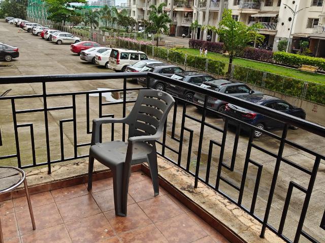 Resale | 3.5 BHK + Servant Room 1627 Sq.Ft. Apartment in Resale 3bhk Platinum Towe