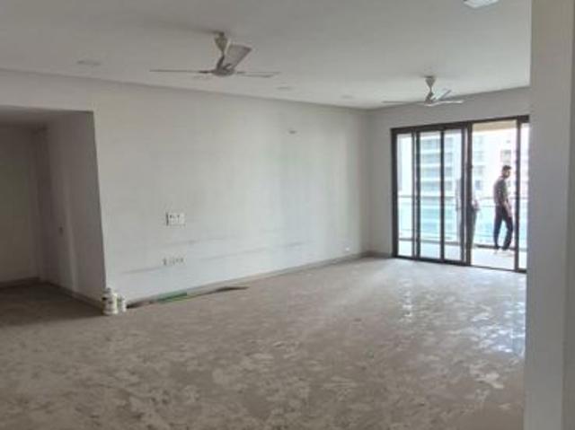 Resale | 3.5 BHK + Servant Room 1750 Sq.Ft. Apartment in Sagitarius Bluegrass Residences
