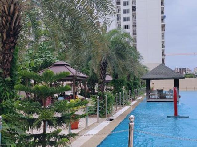 Resale | 3.5 BHK + Servant Room 1775 Sq.Ft. Apartment in Omaxe R2