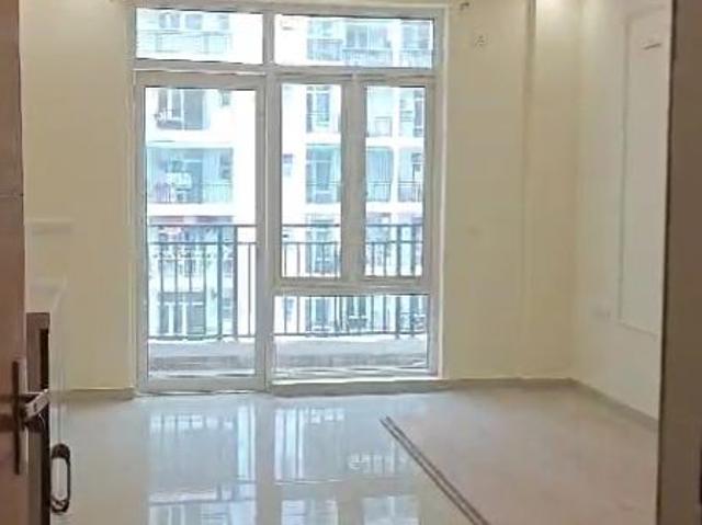 Resale | 3.5 BHK + Servant Room 1775 Sq.Ft. Apartment in Omaxe R2