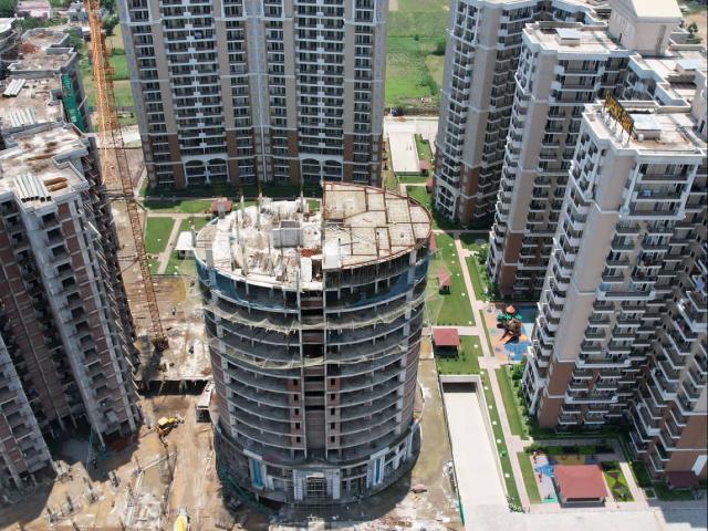 Resale | 3.5 BHK + Servant Room 1780 Sq.Ft. Apartment in Ambika Green Avenue