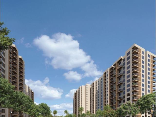 Resale | 3.5 BHK + Servant Room 1800 Sq.Ft. Apartment in Birla Trimaya