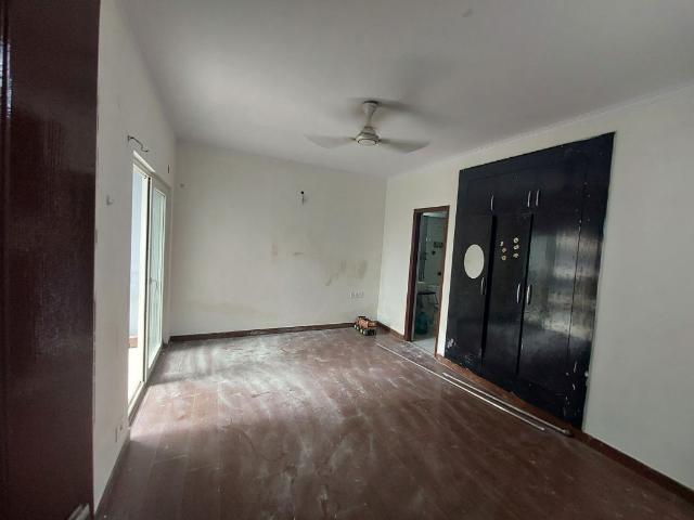 Resale | 3.5 BHK + Servant Room 1800 Sq.Ft. Apartment in Saviour Park