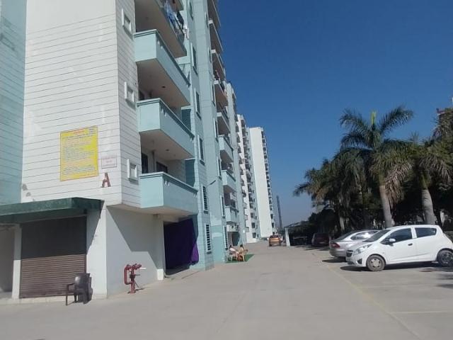 Resale | 3.5 BHK + Servant Room 1800 Sq.Ft. Apartment in Sanchar Residency