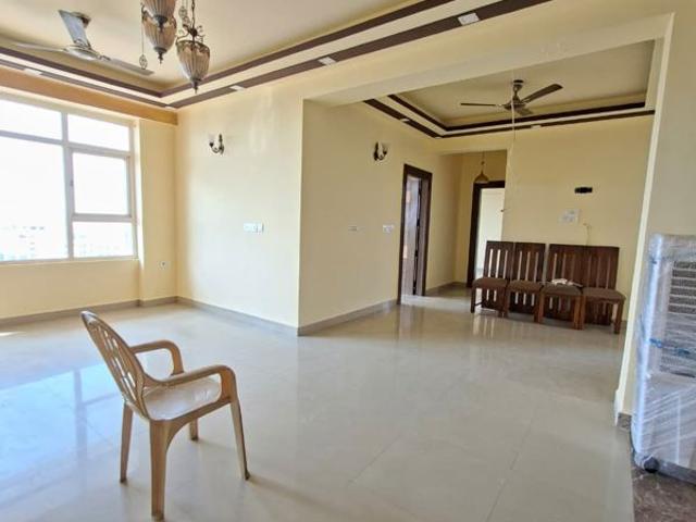 Resale | 3.5 BHK + Servant Room 1810 Sq.Ft. Apartment in Maxworth Premier Urban