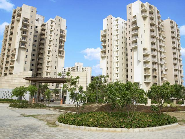 Resale | 3.5 BHK + Servant Room 1814 Sq.Ft. Apartment in BPTP Park Serene