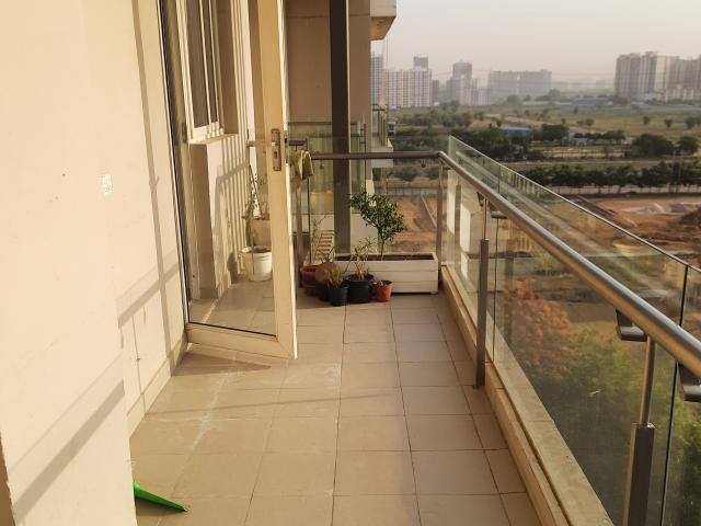 Resale | 3.5 BHK + Servant Room 1830 Sq.Ft. Apartment in Paras Irene