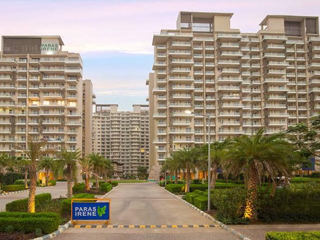 Resale | 3.5 BHK + Servant Room 1830 Sq.Ft. Apartment in Paras Irene