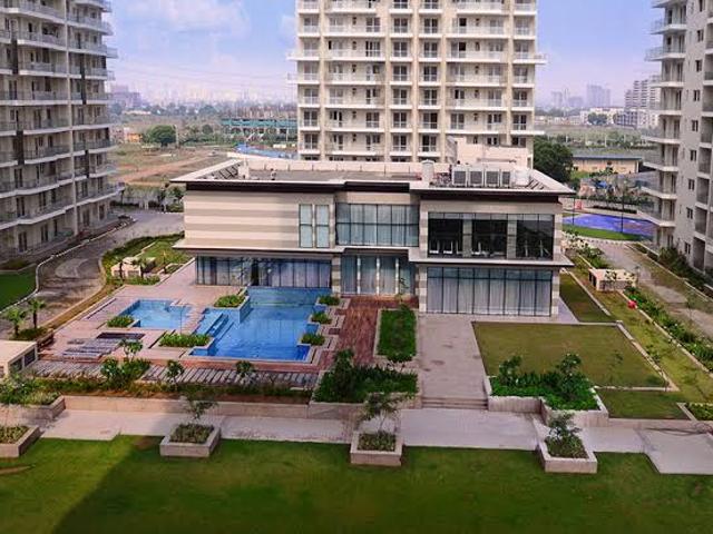 Resale | 3.5 BHK + Servant Room 1830 Sq.Ft. Apartment in Paras Irene