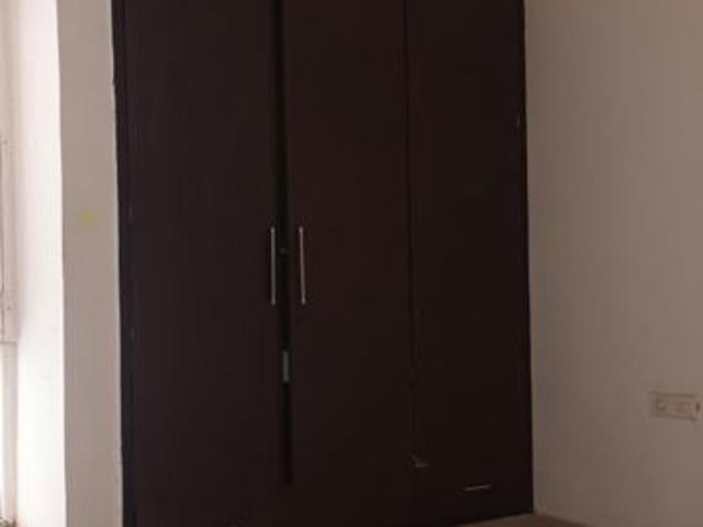 Resale | 3.5 BHK + Servant Room 1950 Sq.Ft. Apartment in Ramprastha Pearl Court