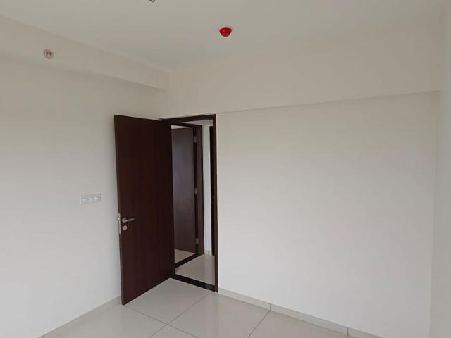 Resale | 3.5 BHK + Servant Room 1900 Sq.Ft. Apartment in Oxy Beaumonde