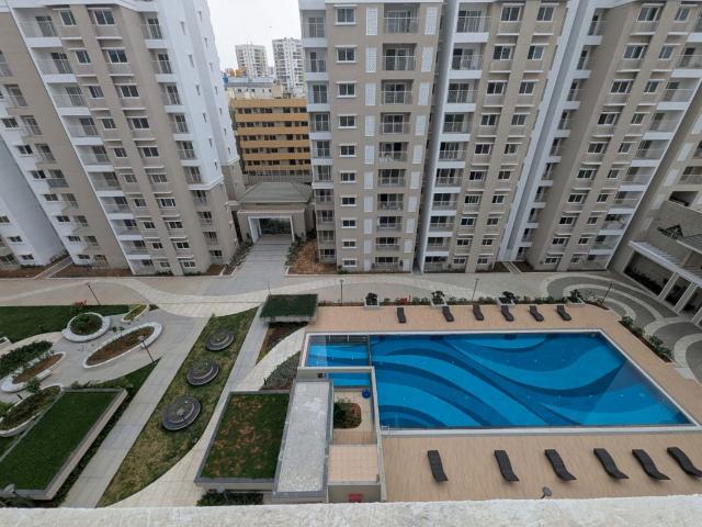 Resale | 3.5 BHK + Servant Room 1910 Sq.Ft. Apartment in Prestige Green Gables