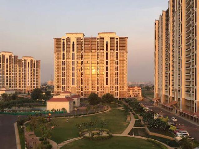 Resale | 3.5 BHK + Servant Room 1928 Sq.Ft. Apartment in DLF New Town Heights I