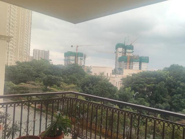 Resale | 3.5 BHK + Servant Room 2061 Sq.Ft. Apartment in Hiranandani Lake Verandahs