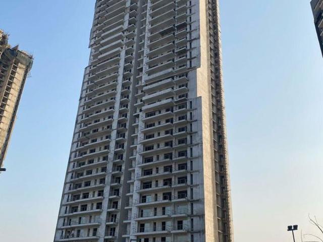 Resale | 3.5 BHK + Servant Room 2002 Sq.Ft. Apartment in Godrej Meridien