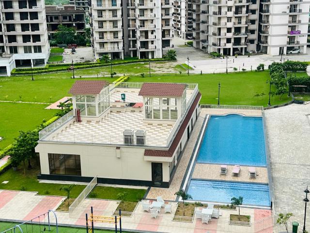 Resale | 3.5 BHK + Servant Room 2150 Sq.Ft. Apartment in Sector 99