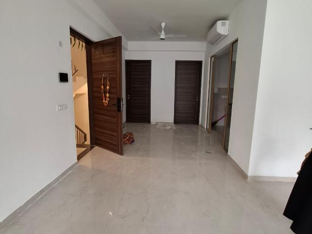 Resale | 3.5 BHK + Servant Room 2185 Sq.Ft. Apartment in Tata Primanti Tower Residences