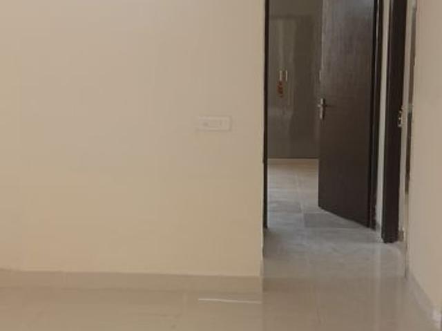 Resale | 3.5 BHK + Servant Room 2125 Sq.Ft. Apartment in Amrapali Heartbeat City