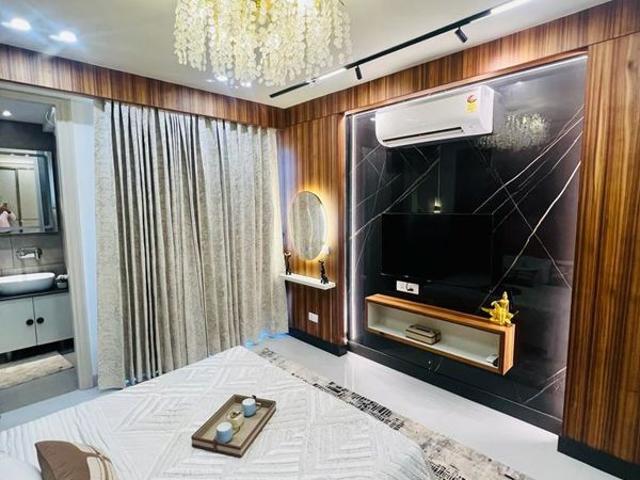 Resale | 3.5 BHK + Servant Room 2245 Sq.Ft. Apartment in Ambala Highway