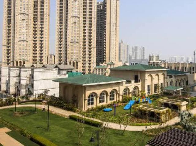 Resale | 3.5 BHK + Servant Room 2290 Sq.Ft. Apartment in ATS Triumph