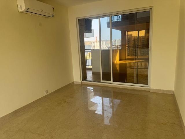 Resale | 3.5 BHK + Servant Room 2350 Sq.Ft. Apartment in DLF The Primus