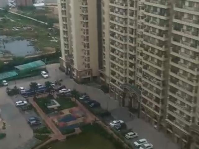 Resale | 3.5 BHK + Servant Room 2350 Sq.Ft. Apartment in Sector 126