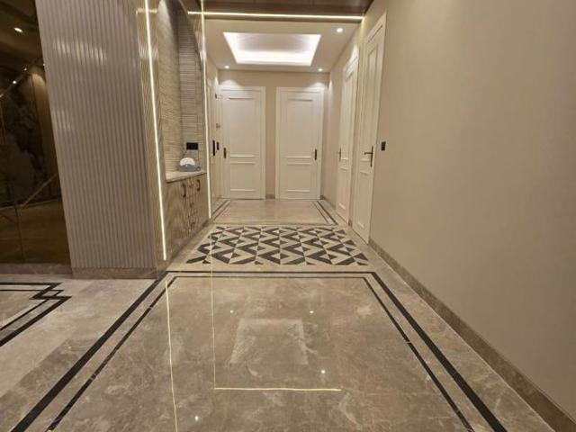 Resale | 3.5 BHK + Servant Room 2550 Sq.Ft. Apartment in BPTP Downtown 66