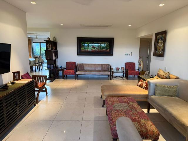 Resale | 3.5 BHK + Servant Room 2520 Sq.Ft. Apartment in Konark Vista