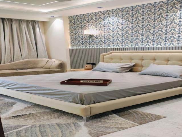 Resale | 3.5 BHK + Servant Room 2781 Sq.Ft. Apartment in Ambience Creacions