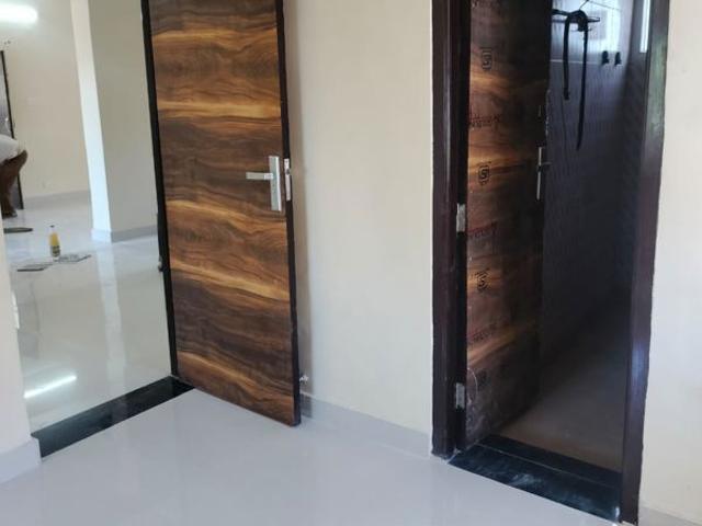 Resale | 3.5 BHK + Servant Room 2800 Sq.Ft. Apartment in Sector 17 Dwarka