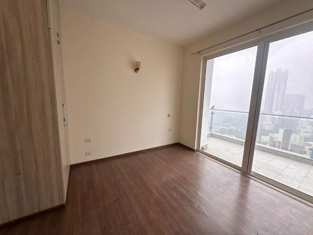 Resale | 3.5 BHK + Servant Room 2900 Sq.Ft. Apartment in M3M Golf Estate