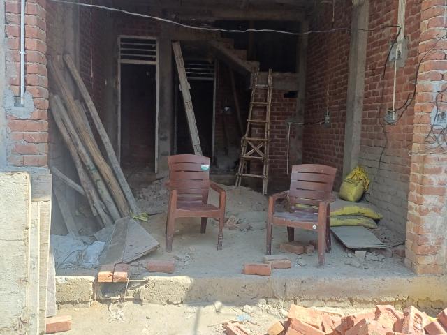 Resale | 3.5 BHK + Servant Room 50 Sq.Yd. Independent House in Palla