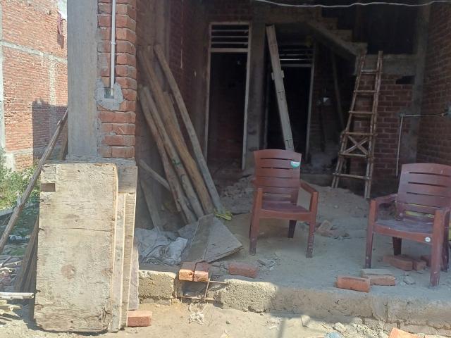 Resale | 3.5 BHK + Servant Room 50 Sq.Yd. Independent House in Palla