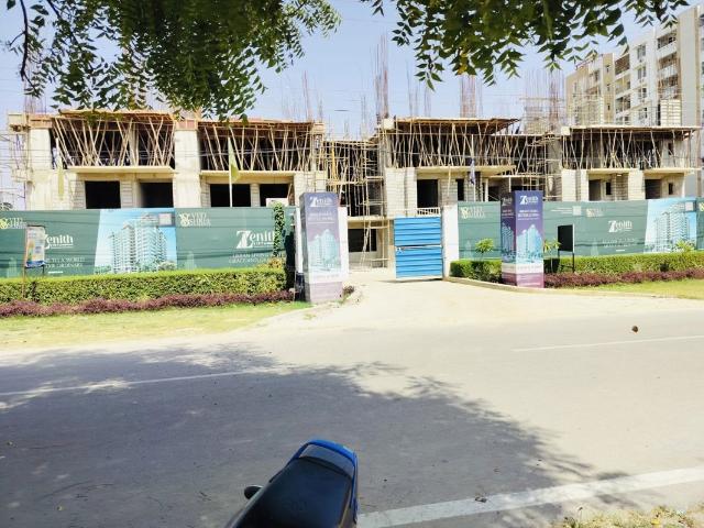 Resale | 3.5 BHK + Servant Room,Extra Room 2404 Sq.Ft. Apartment in Vrinda Van Colony