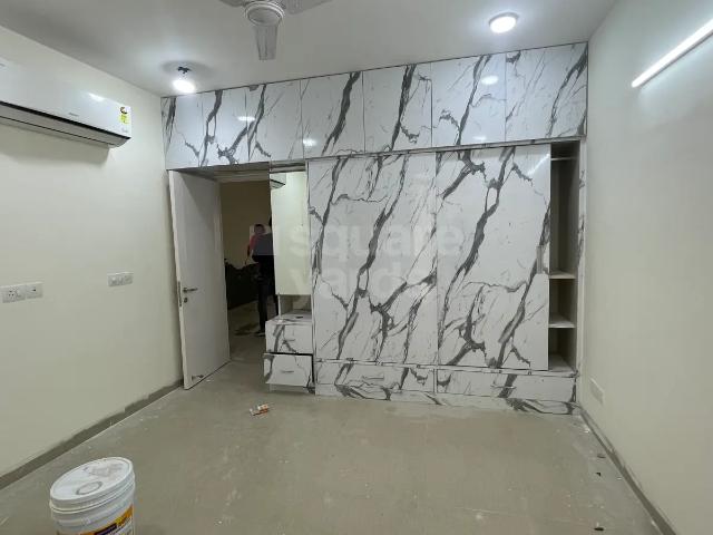 Resale | 3.5 BHK + Servant Room,Study Room 1650 Sq.Ft. Apartment in Emaar Emerald Floors Premier