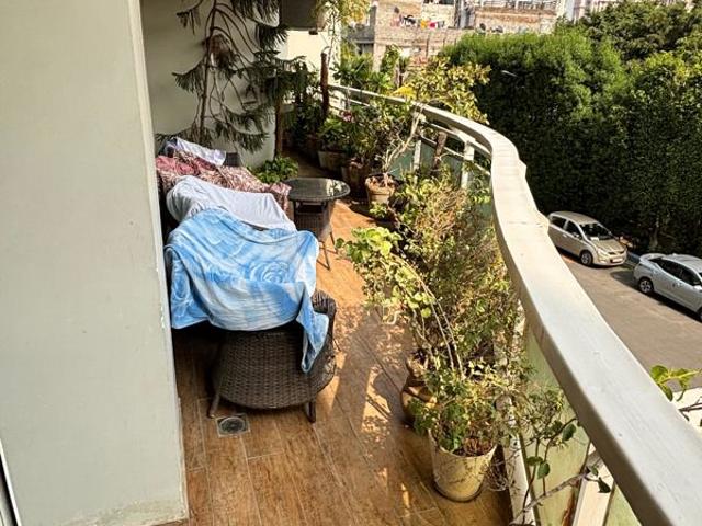 Resale | 3.5 BHK + Servant Room,Study Room 2810 Sq.Ft. Apartment in DLF The Icon
