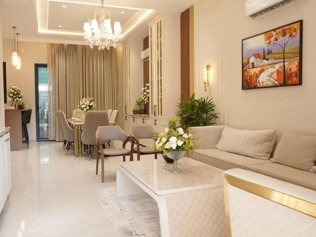 Resale | 3.5 BHK + Servant Room,Study Room 2850 Sq.Ft. Apartment in Kharar Road