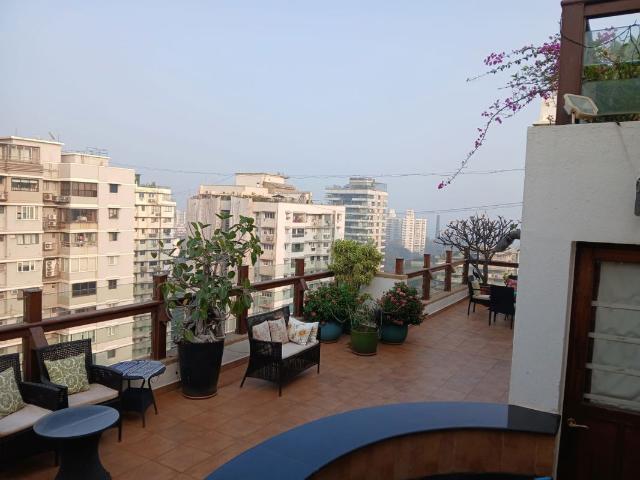 Resale | 3.5 BHK + Servant Room,Study Room 3600 Sq.Ft. Apartment in Cuffe Parade