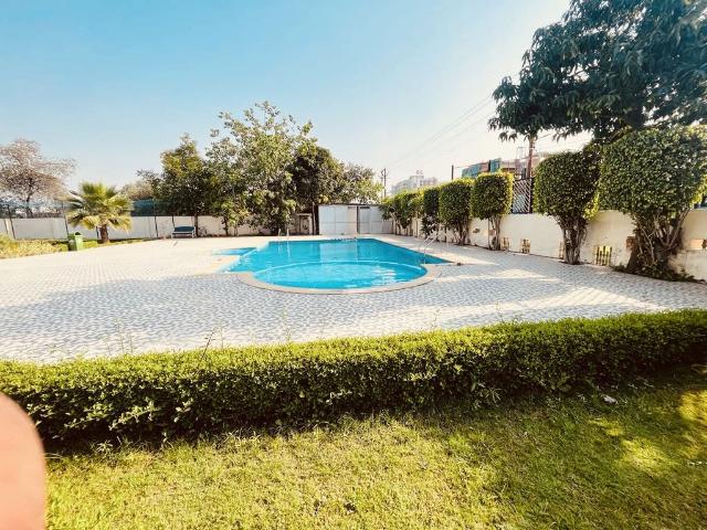 Resale | 3.5 BHK + Servant Room,Store Room 1917 Sq.Ft. Apartment in Ghasyari Mandi