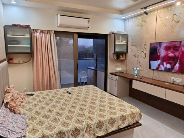 Resale | 3.5 BHK + Store Room 1900 Sq.Ft. Apartment in Oxy Beaumonde