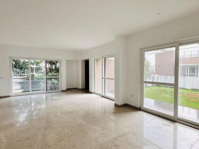 Resale | 3.5 BHK + Study Room,Extra Room 3300 Sq.Ft. Apartment in Sterling Villa Grande