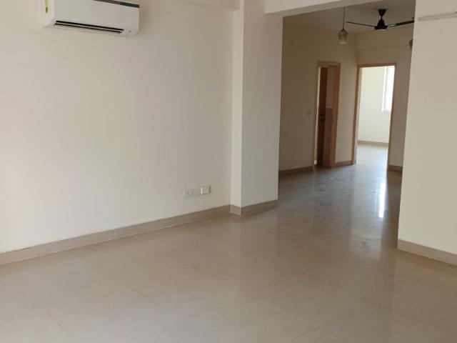 Resale | 3.5 BHK + Study Room 1600 Sq.Ft. Apartment in Emaar Emerald Floors Premier