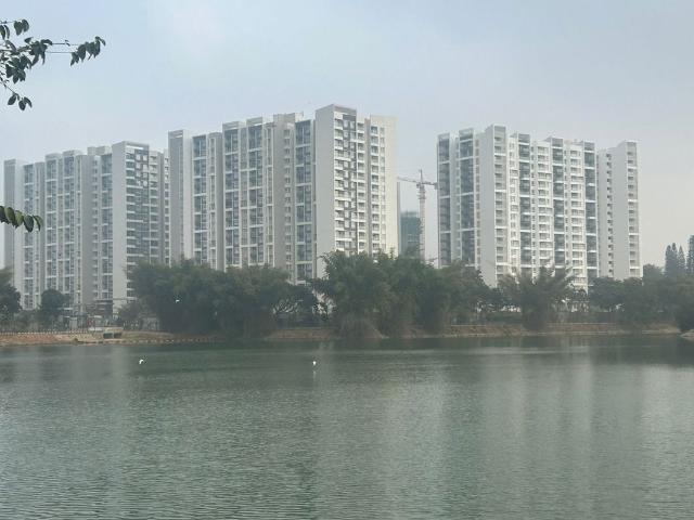Resale | 3.5 BHK + Study Room 1895 Sq.Ft. Apartment in Sumadhura Folium