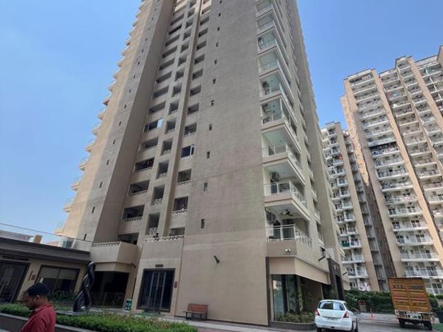 Resale | 3.5 BHK + Study Room 1900 Sq.Ft. Apartment in SKA Orion