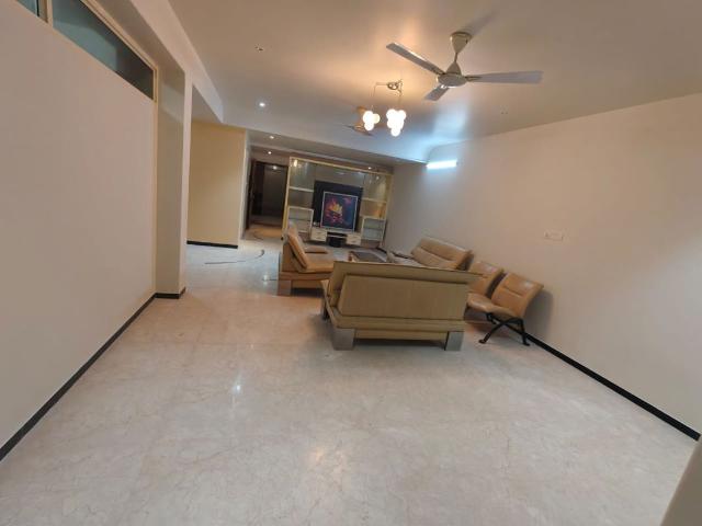 Resale | 3.5 BHK + Study Room 1994 Sq.Ft. Apartment in Sobha Royal Crest