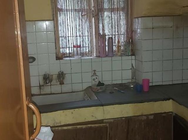 Resale | 3.5 BHK + Study Room 1180 Sq.Ft. Apartment in Mayur Vihar
