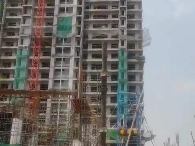 Resale | 3.5 BHK + Study Room 2500 Sq.Ft. Apartment in Godrej Jardinia