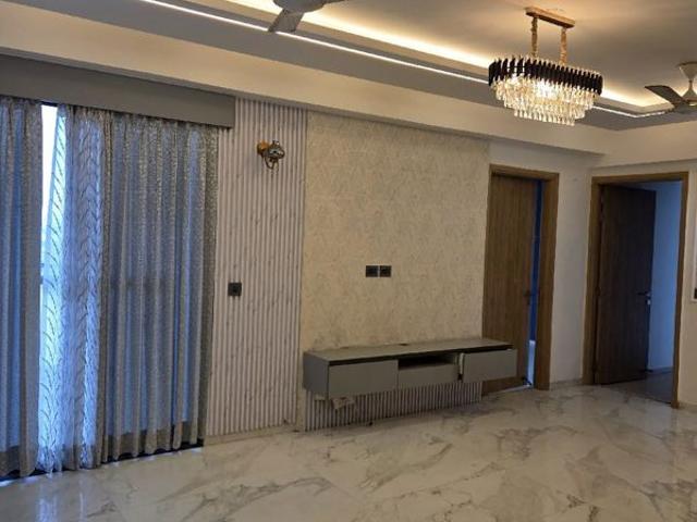 Resale | 3.5 BHK + Study Room 2018 Sq.Ft. Apartment in M3M Skywalk
